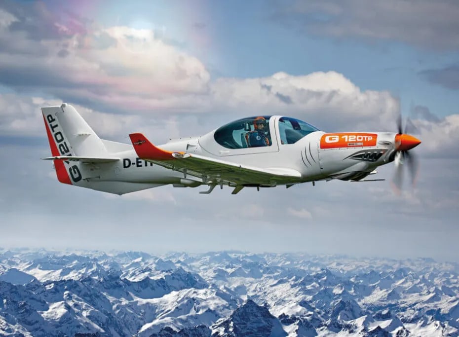 CAE signs $1.7 billion contract to train Canadian military pilots